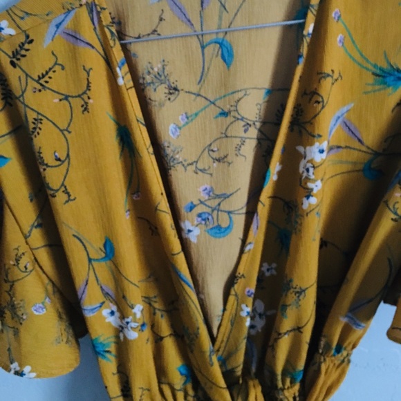 Yellow flowery aesthetic dress no brand fits sz ML - Picture 2 of 4